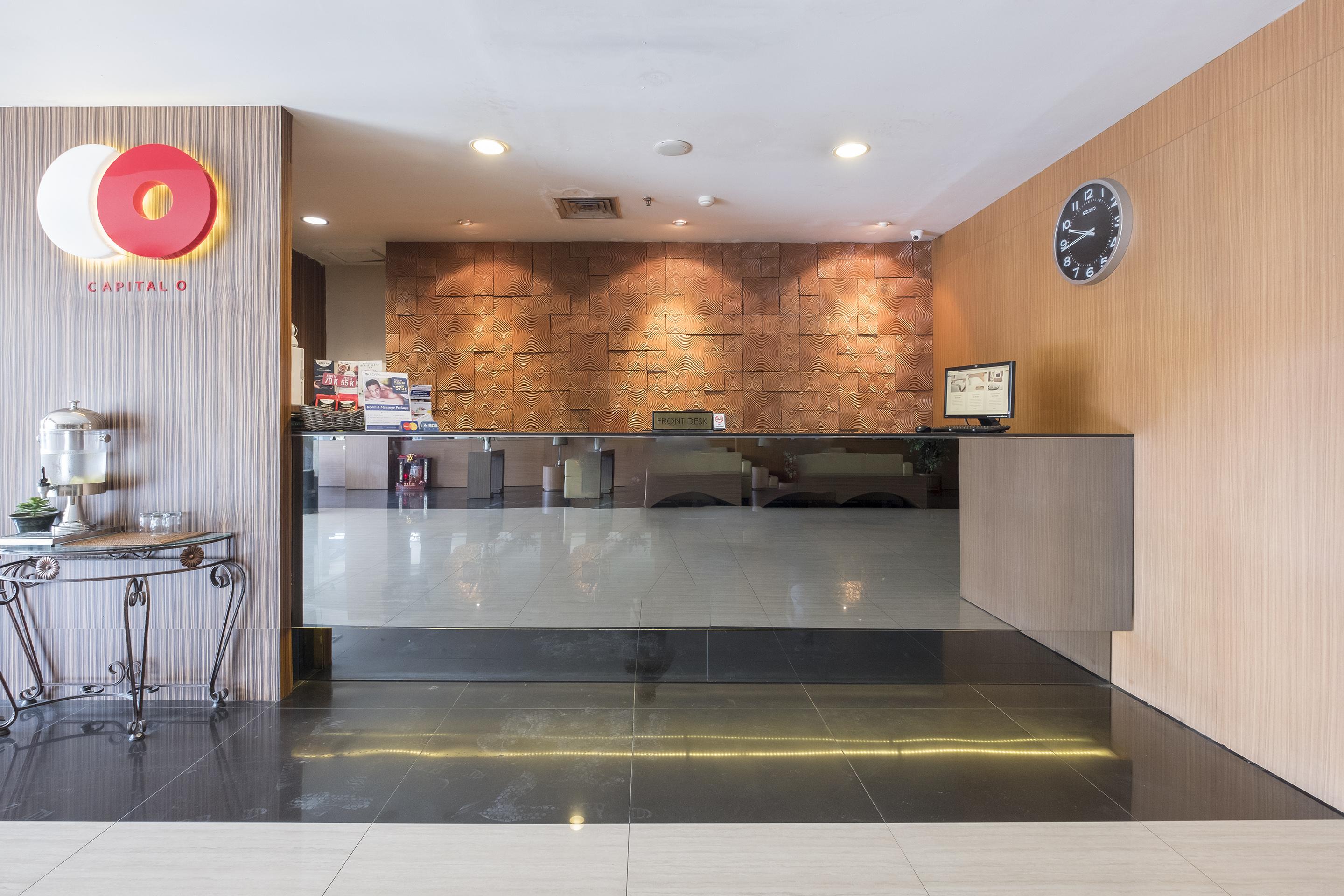 Aswin Hotel And Spa Makassar Extérieur photo