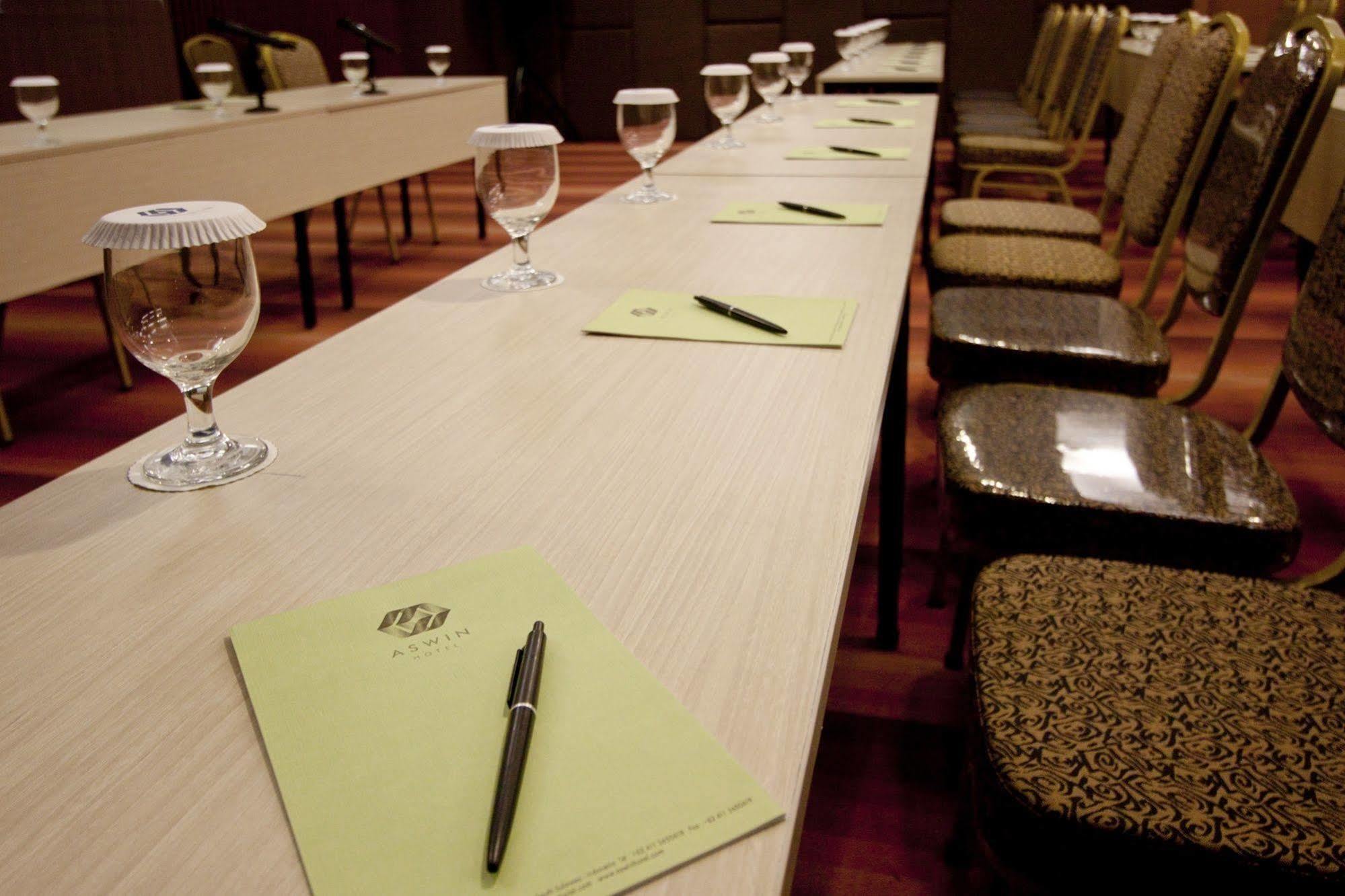 Aswin Hotel And Spa Makassar Extérieur photo