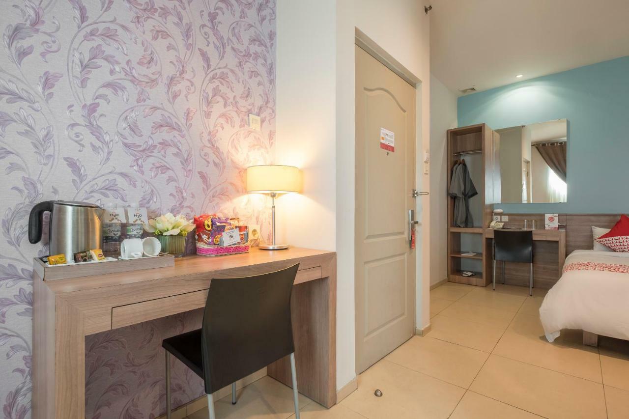 Aswin Hotel And Spa Makassar Extérieur photo