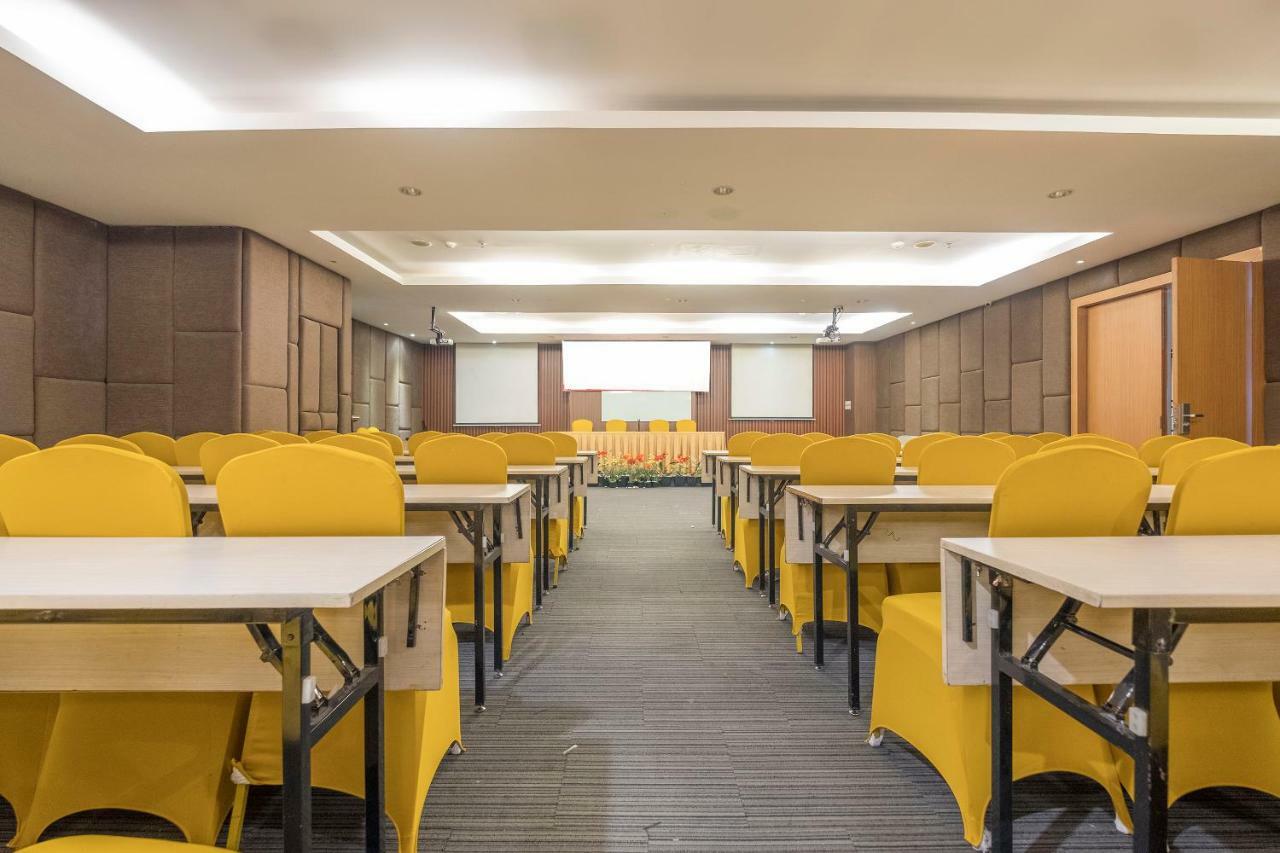 Aswin Hotel And Spa Makassar Extérieur photo