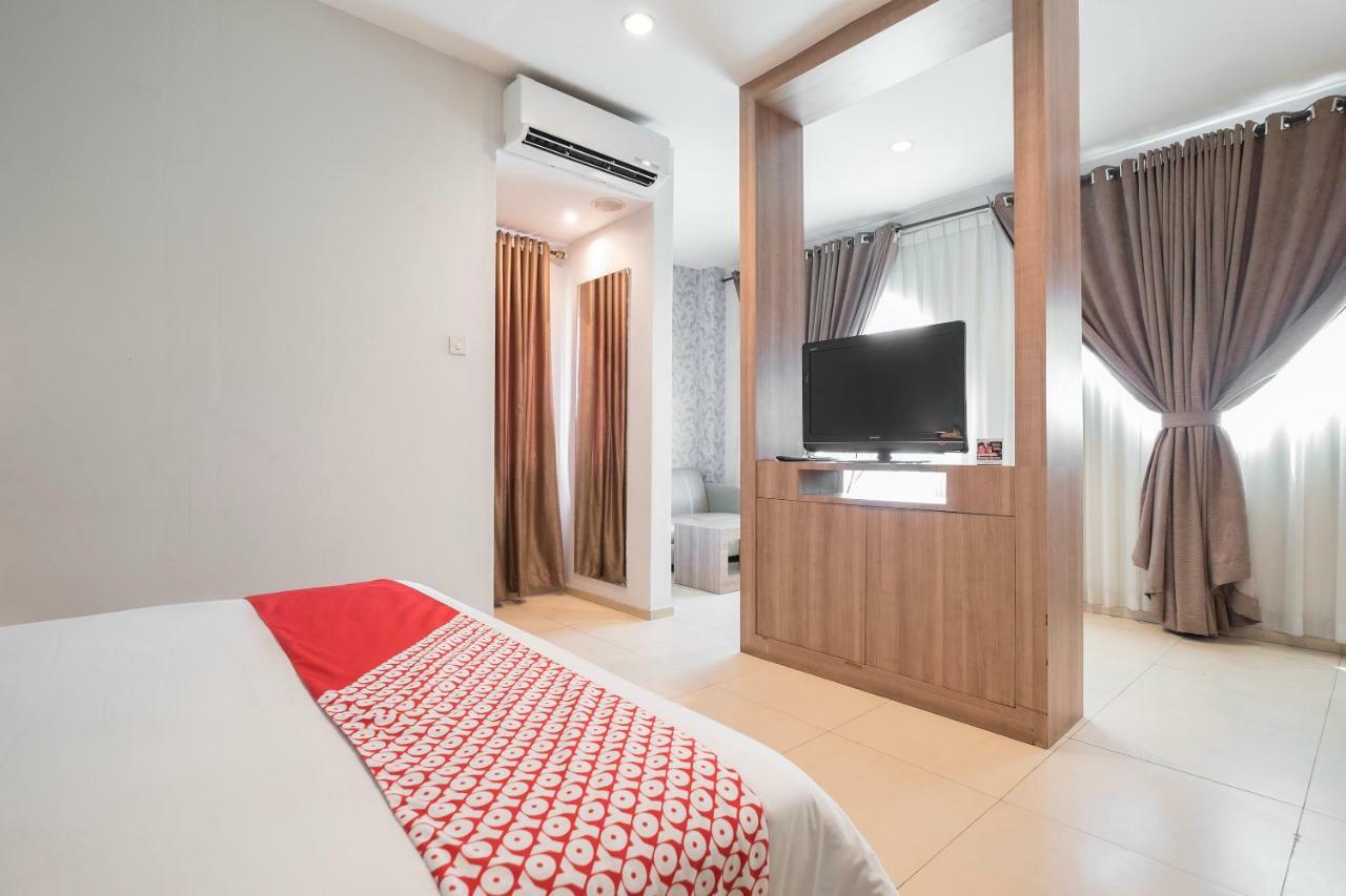 Aswin Hotel And Spa Makassar Extérieur photo